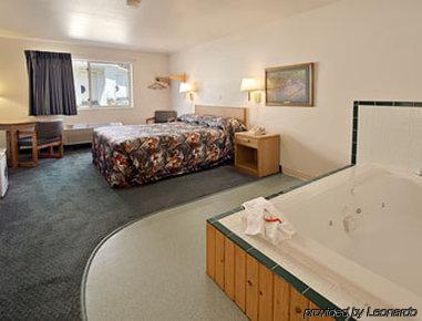 Northwoods Inn And Suites Ely Room photo