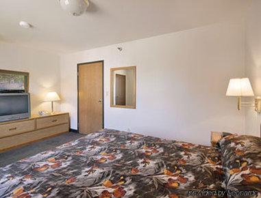 Northwoods Inn And Suites Ely Room photo