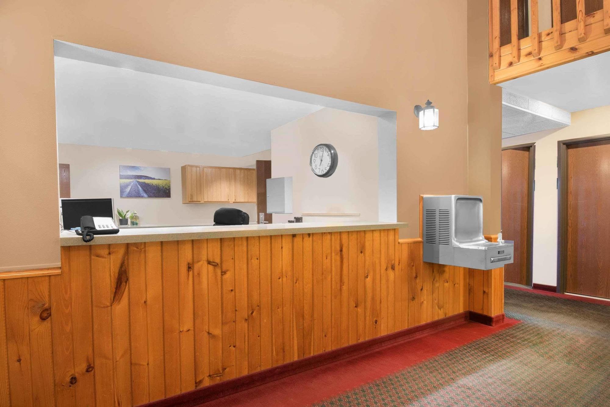 Northwoods Inn And Suites Ely Exterior photo